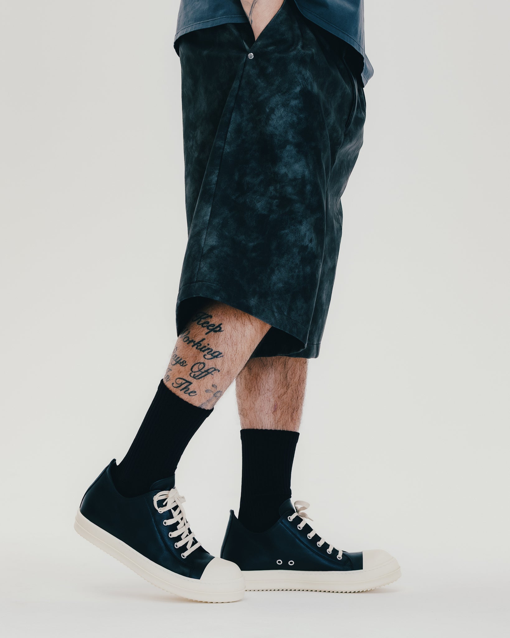 NEWRICH 2TACK SHORTS / BLACK