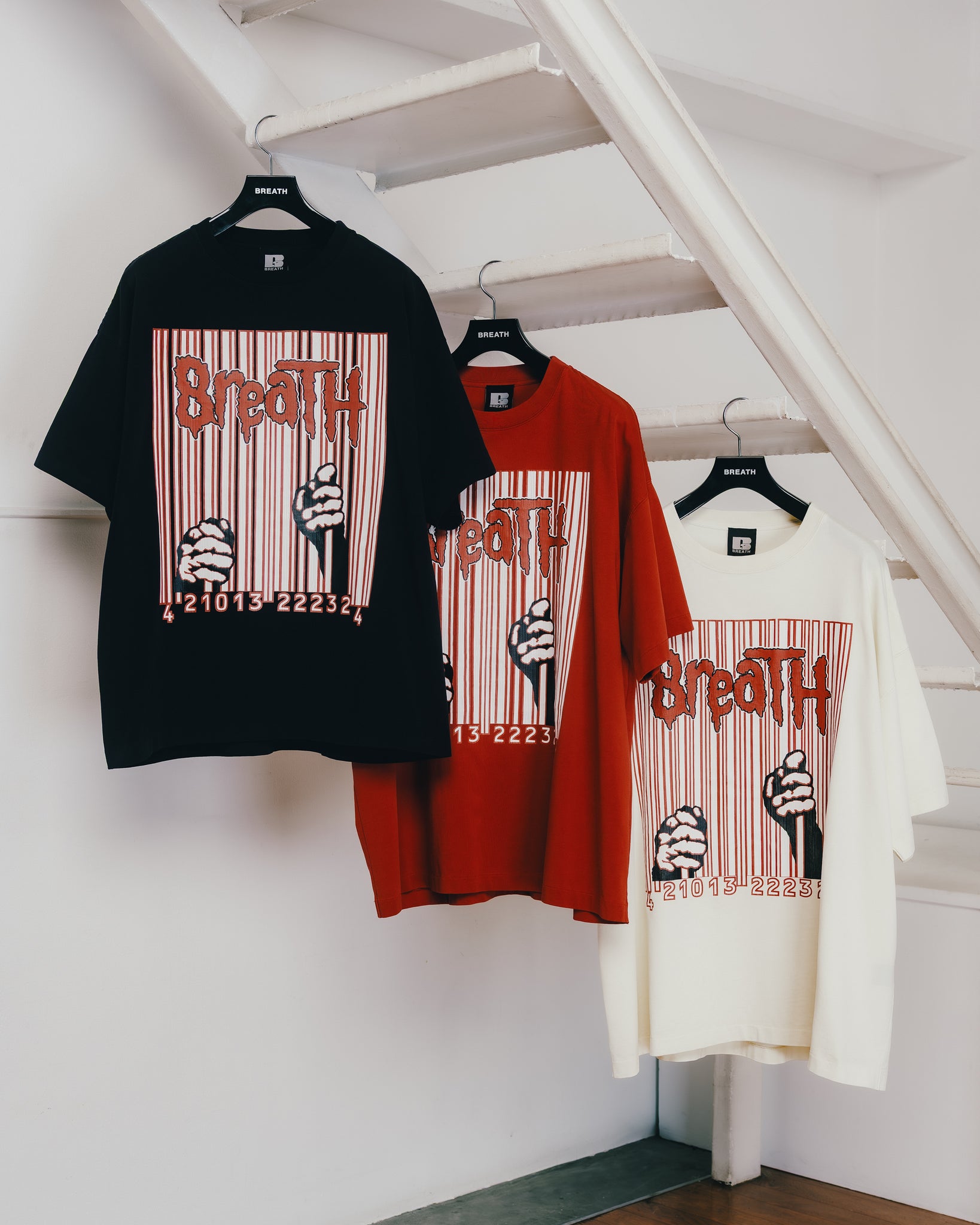 FREE LOGO TEE / BLACK