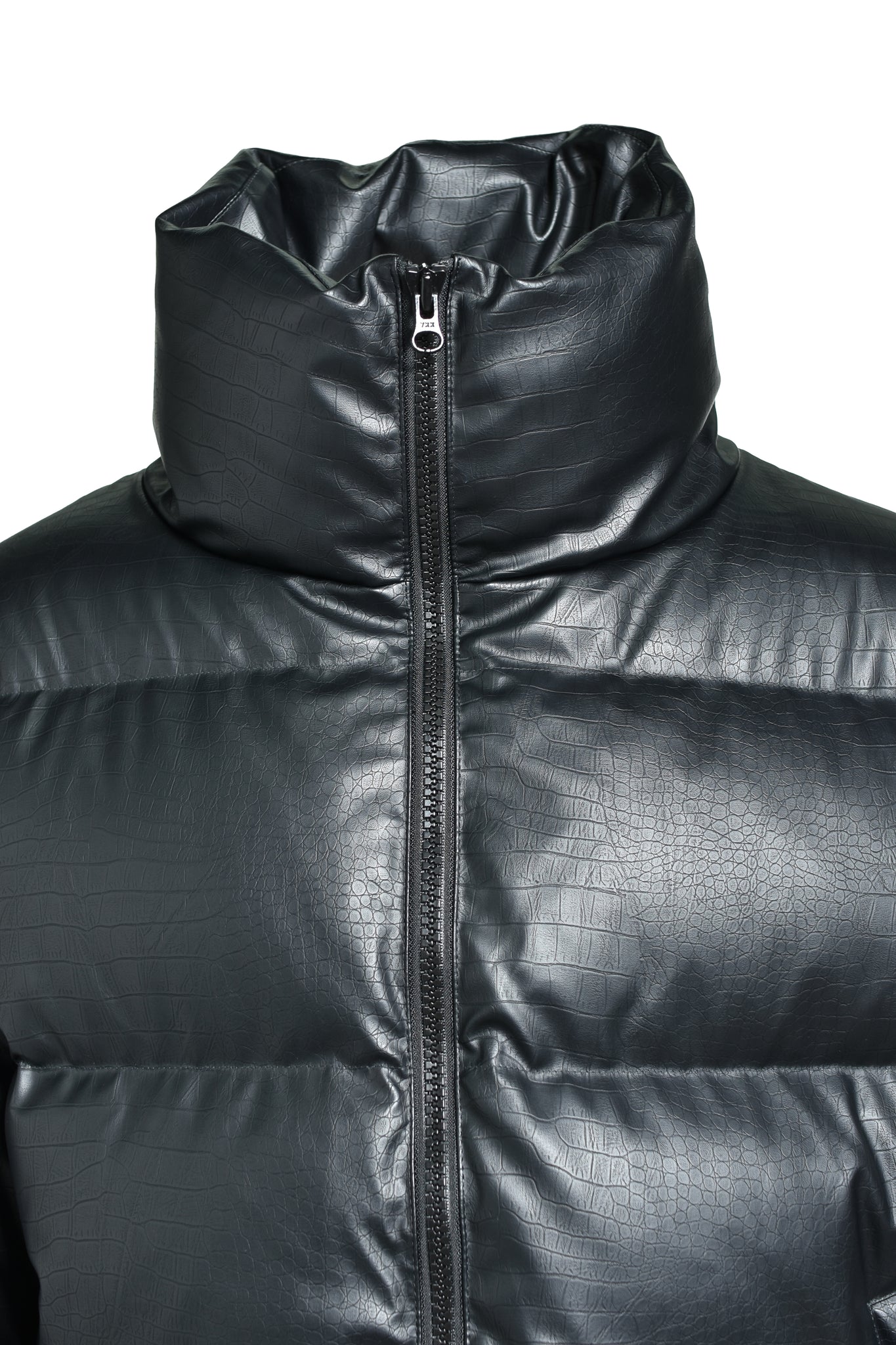 FAUX LEATHER MATTE CROCODILE DOWN JACKET / BLACK