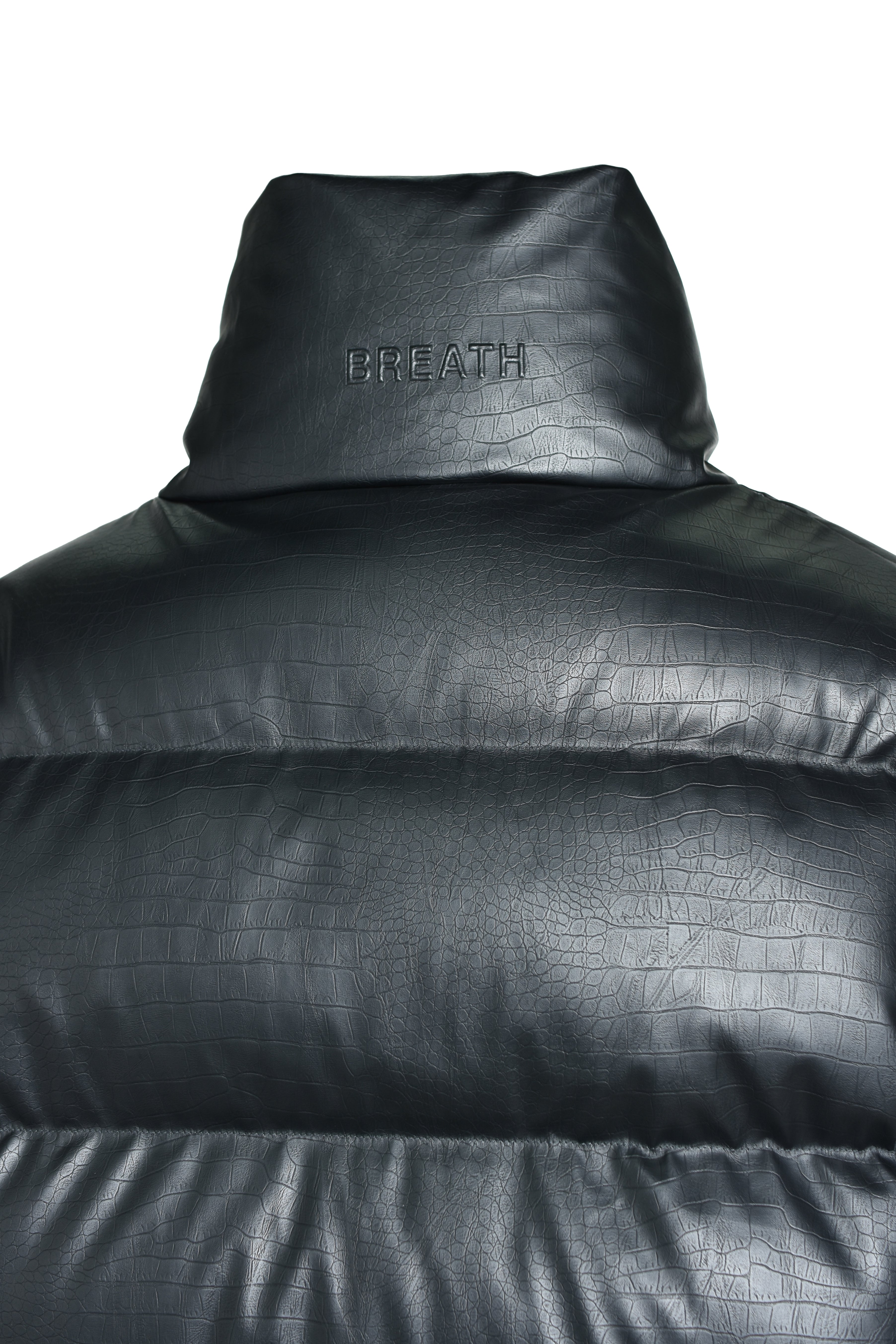 FAUX LEATHER MATTE CROCODILE DOWN JACKET / BLACK｜BREATH ブレス