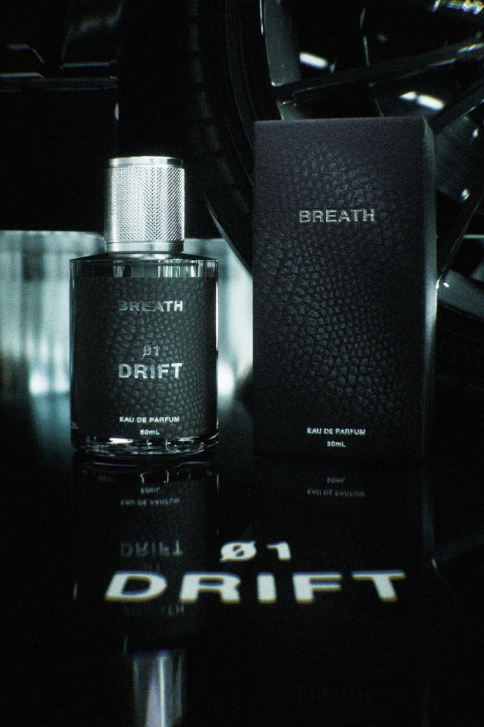 01 DRIFT 50ml – BREATH - “決意の香りは、性別を選ばない”何も持たず