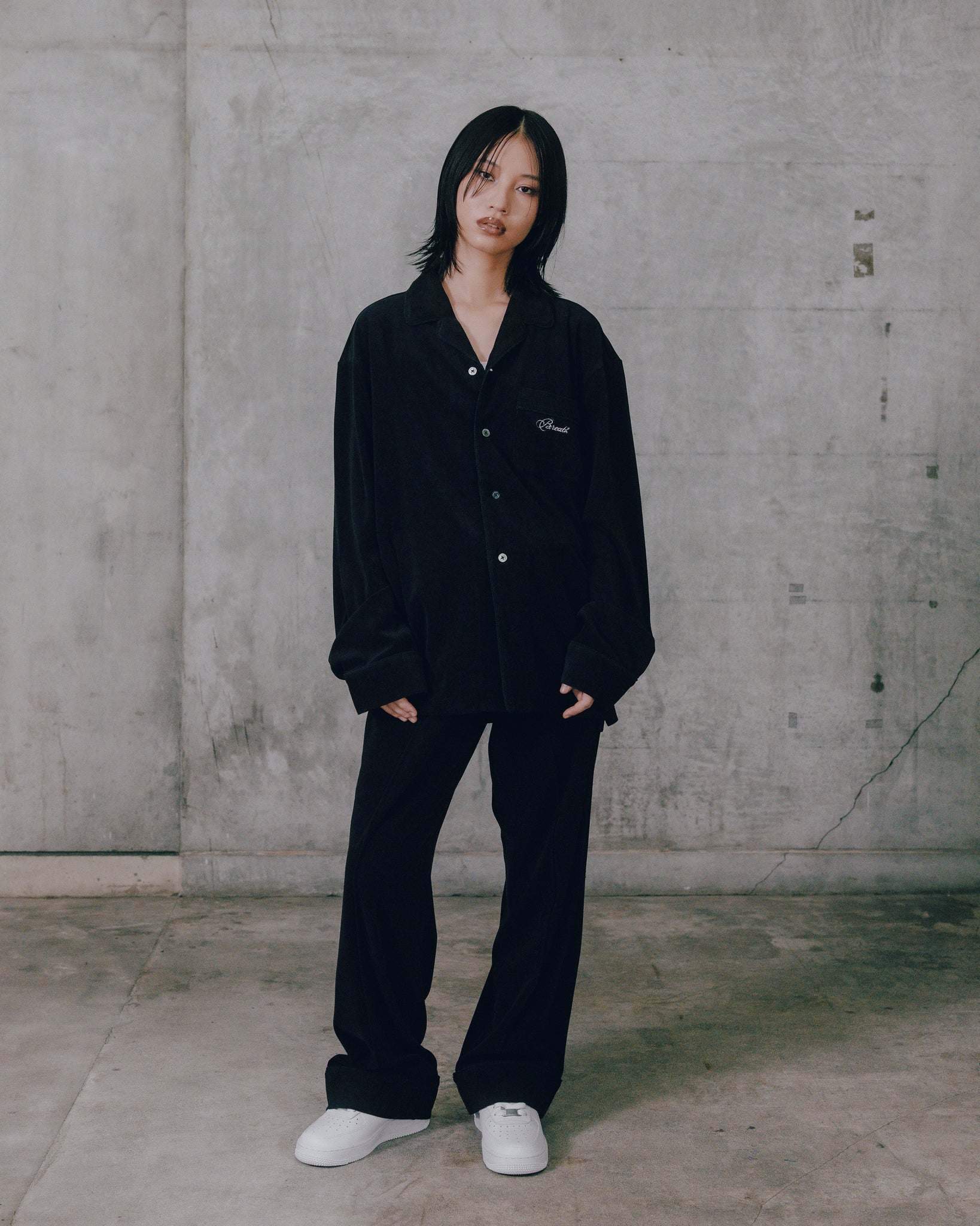 SCRIPT LOGO SLAB SHIRT / BLACK