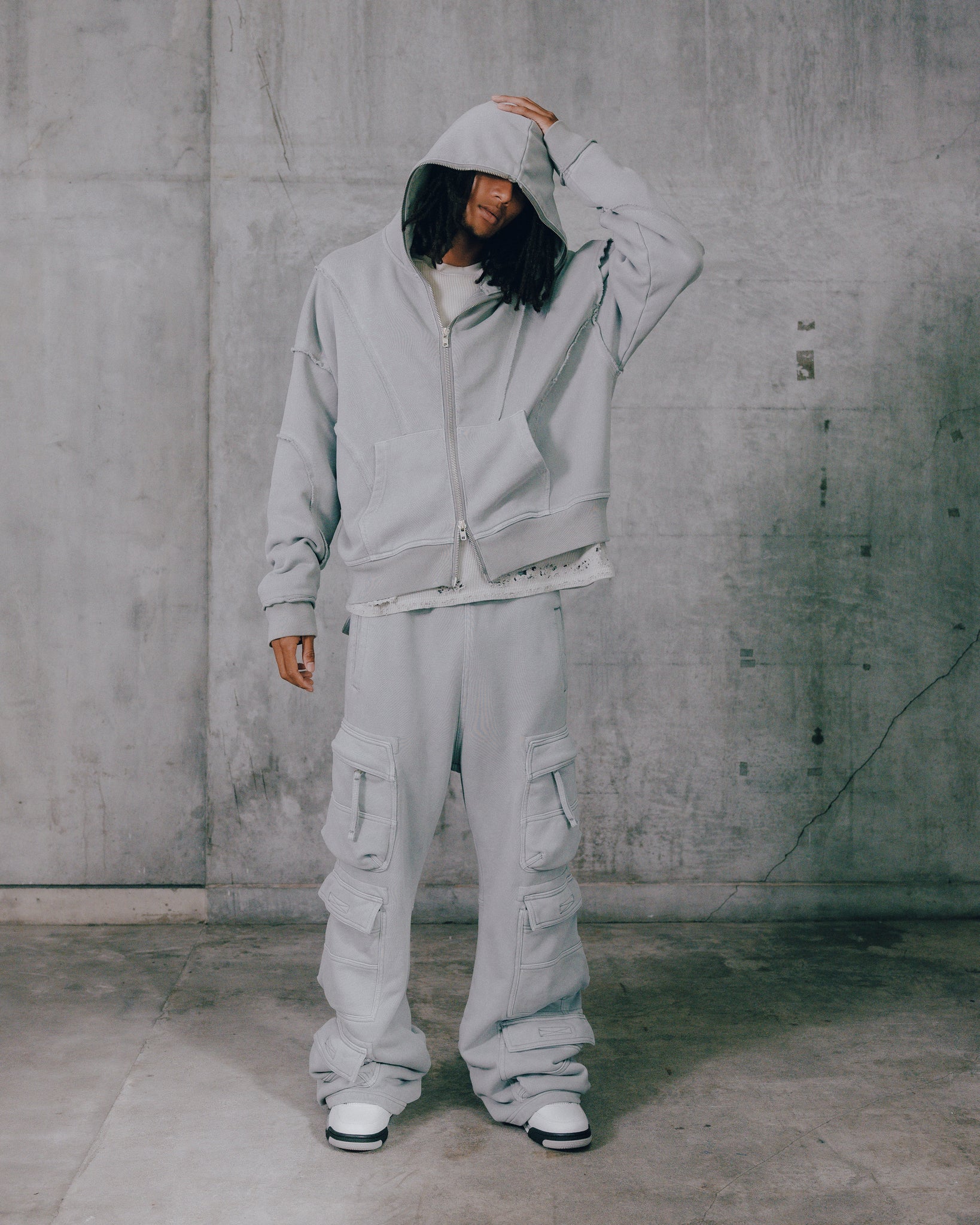 FADE ZIP UP HOODIE / GREY