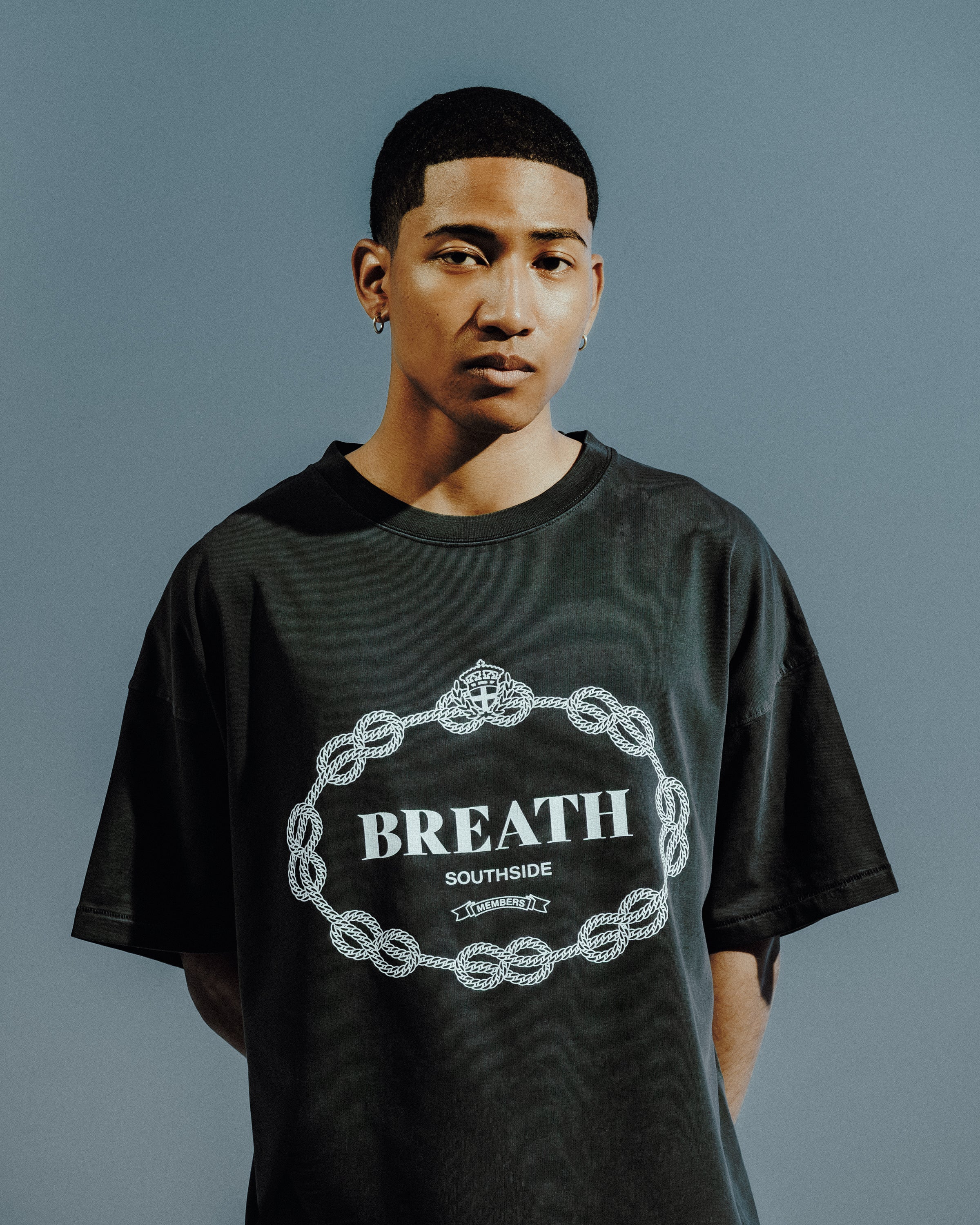 ROYAL LOGO TEE / BLACK – BREATH - BAD HOPプロデュースのアパレル