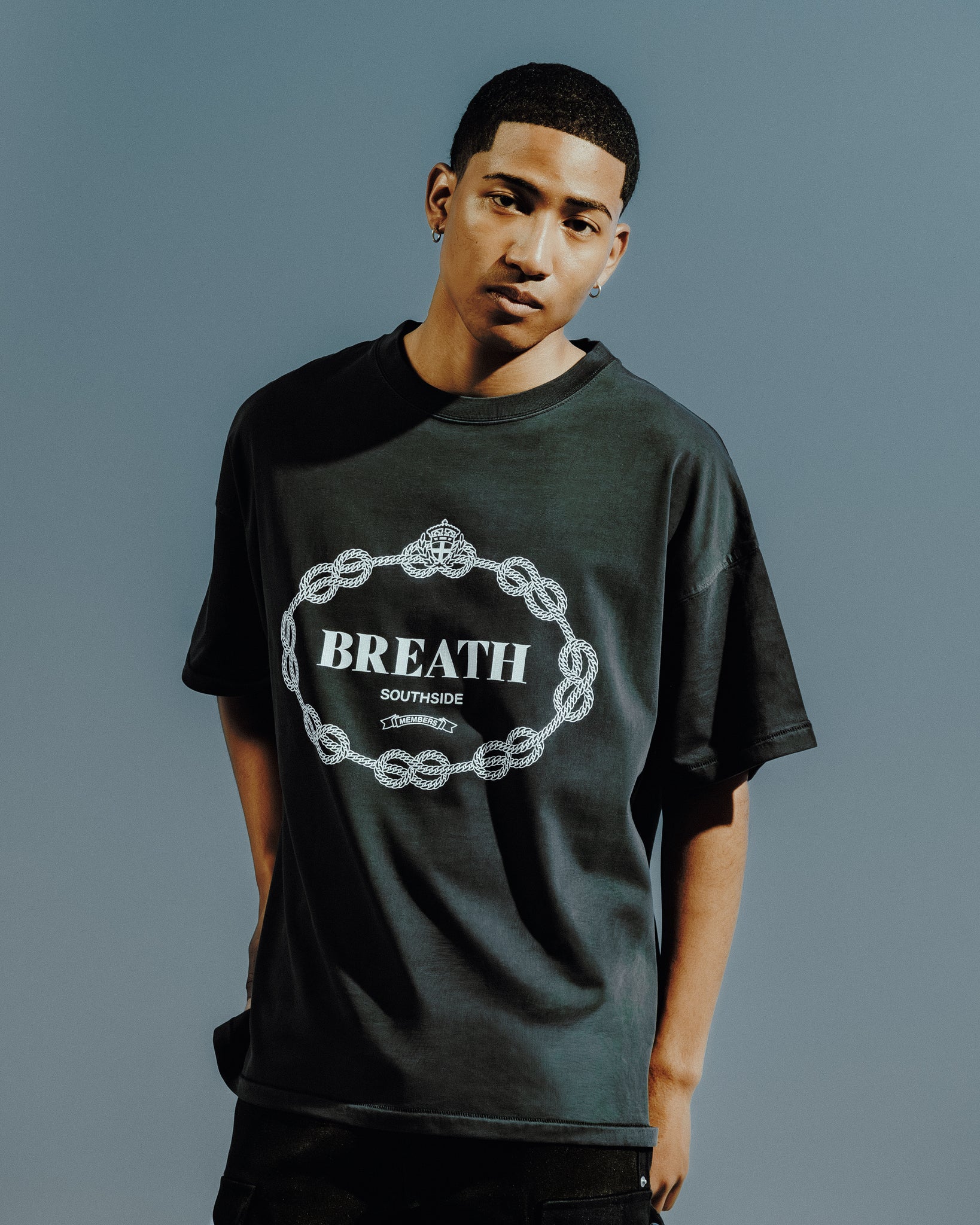 ROYAL LOGO TEE / BLACK – BREATH - BAD HOPプロデュースのアパレル