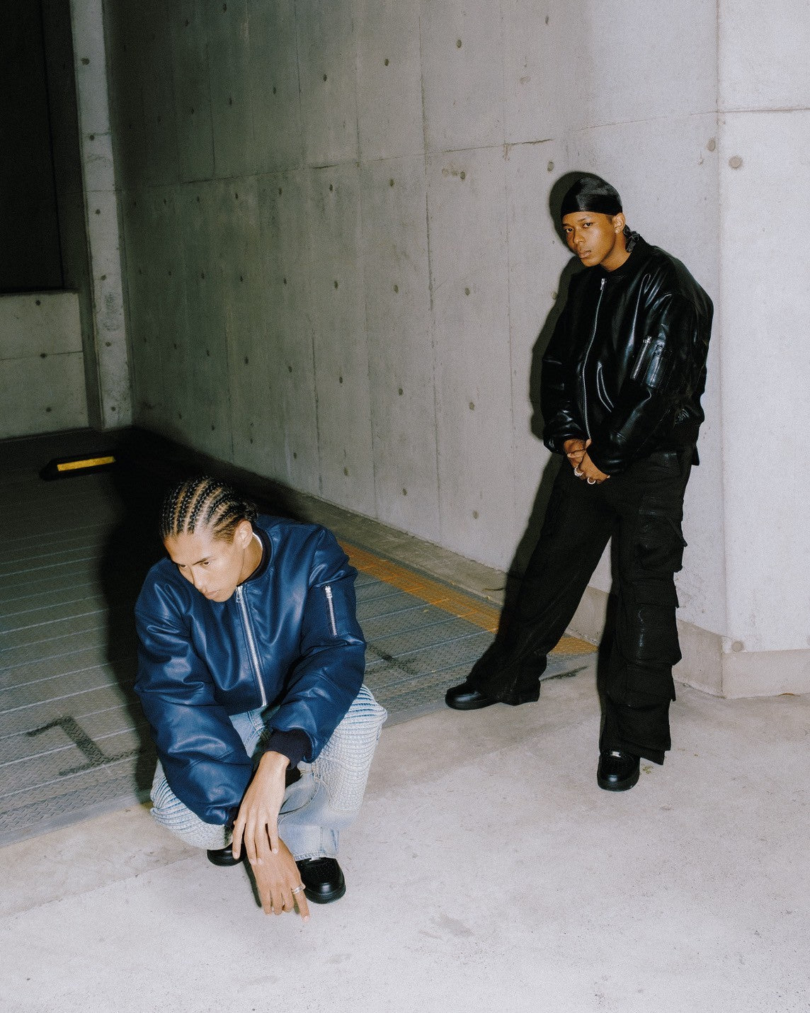 FAUX LEATHER BOMBER JACKET / BLACK