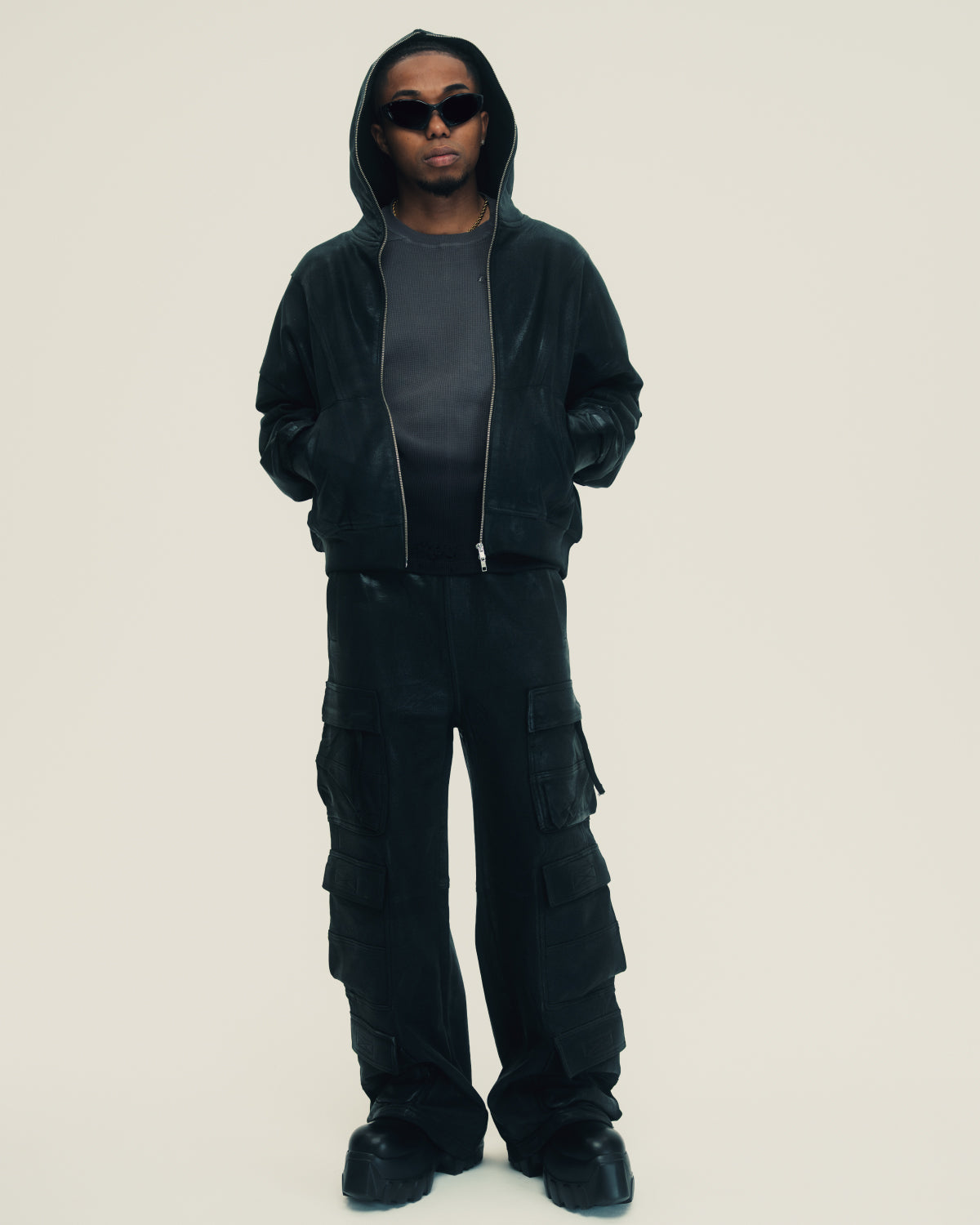 COATING TRIPLE CARGO PANTS / BLACK
